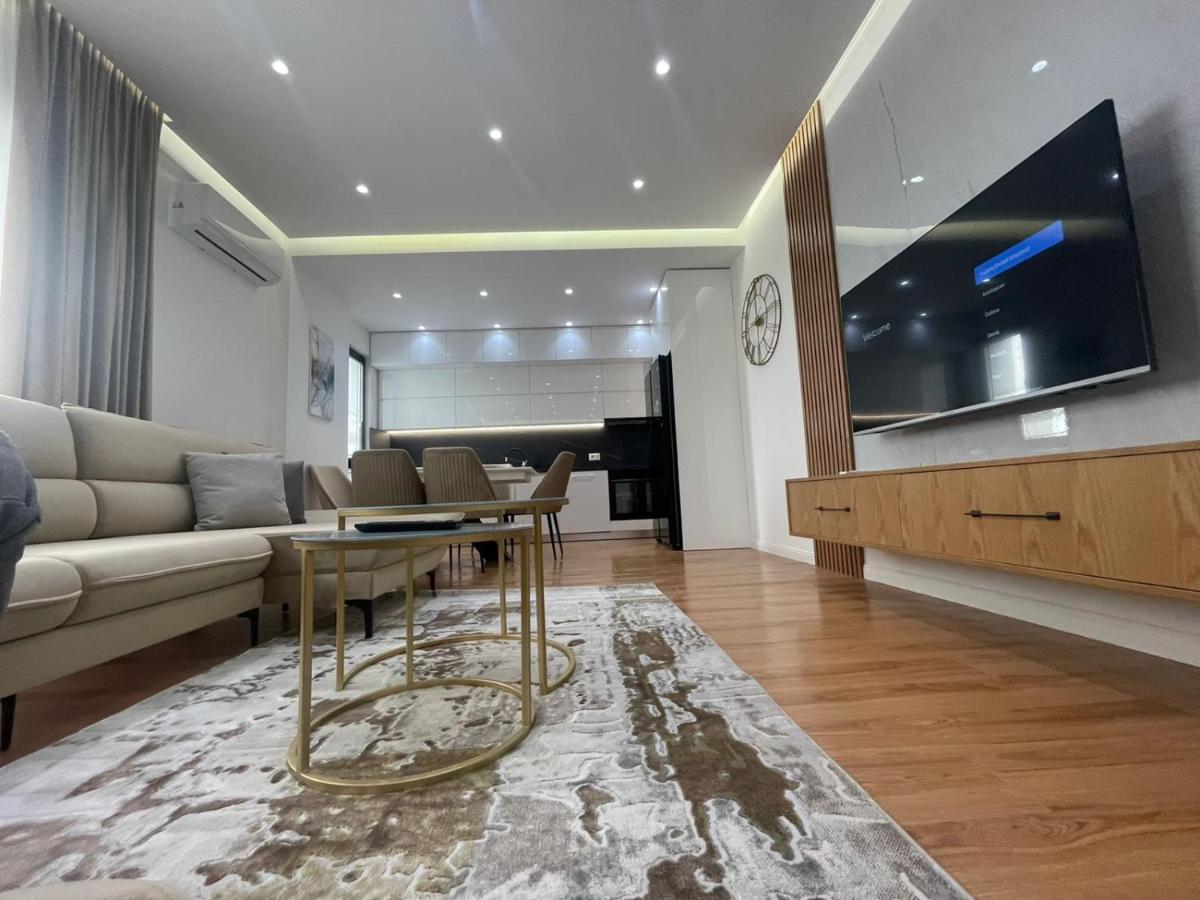 Lux Apartment At Arlis Tirana Exterior foto