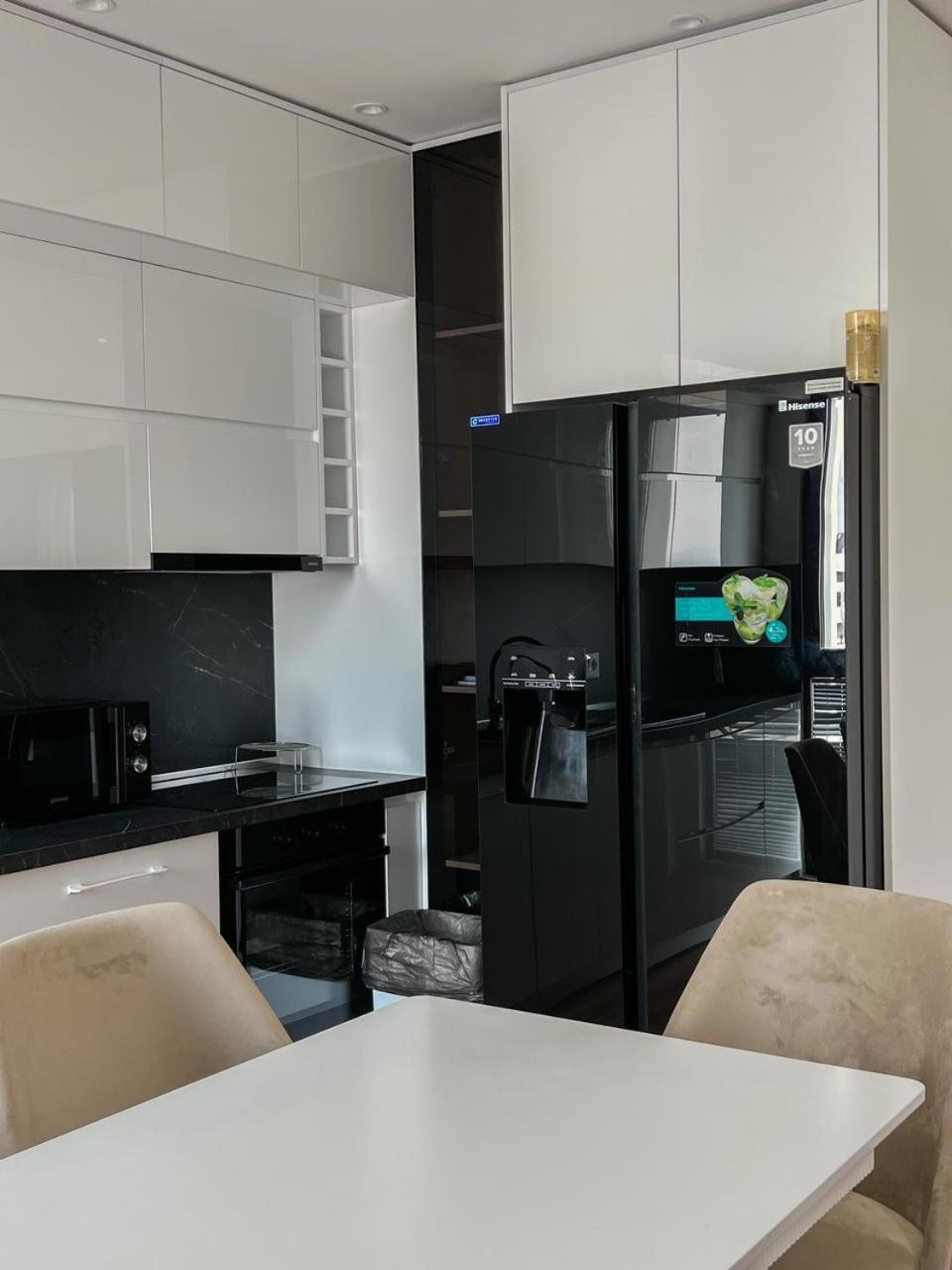 Lux Apartment At Arlis Tirana Exterior foto