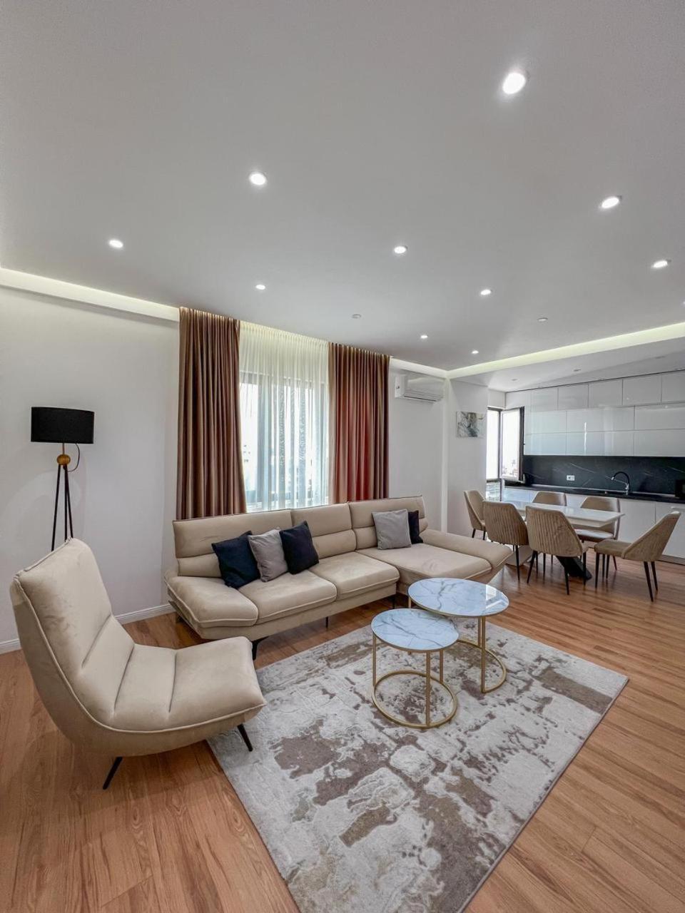 Lux Apartment At Arlis Tirana Exterior foto