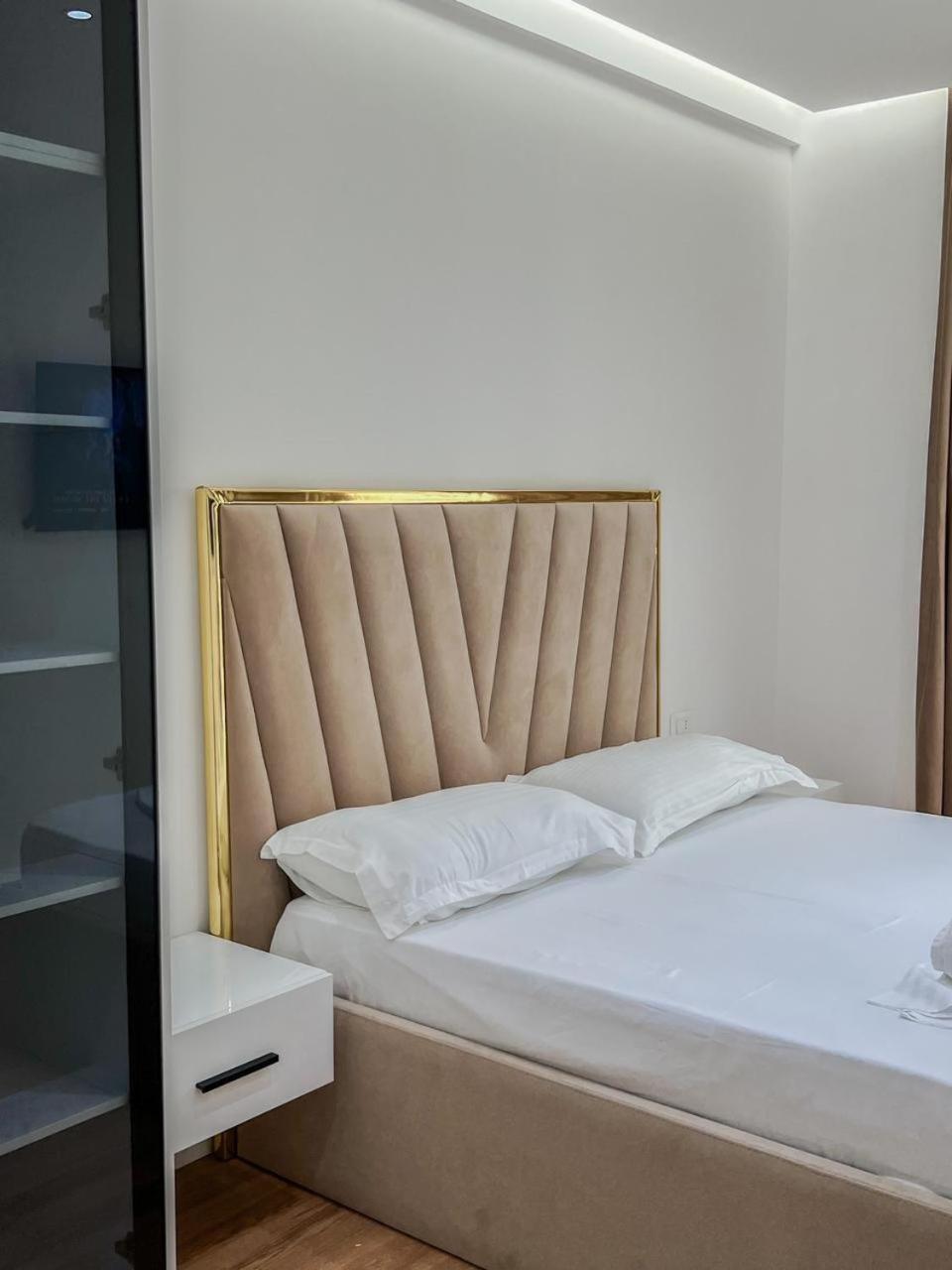 Lux Apartment At Arlis Tirana Exterior foto