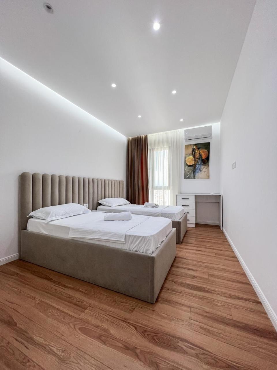 Lux Apartment At Arlis Tirana Exterior foto