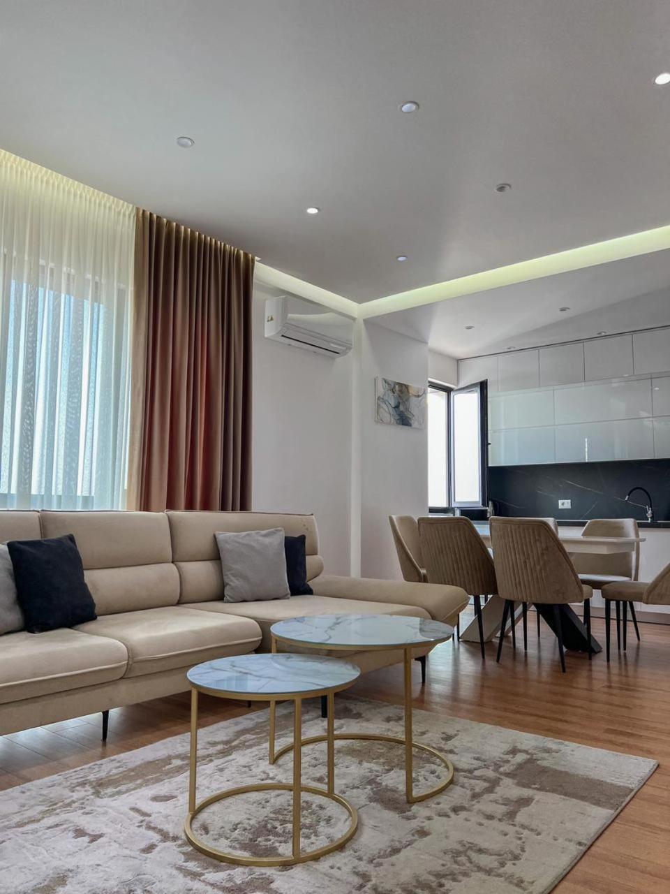 Lux Apartment At Arlis Tirana Exterior foto