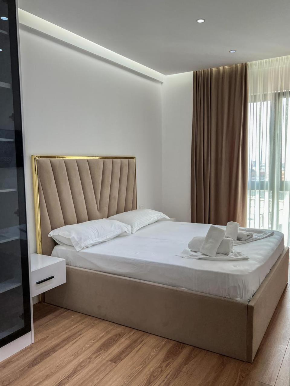 Lux Apartment At Arlis Tirana Exterior foto